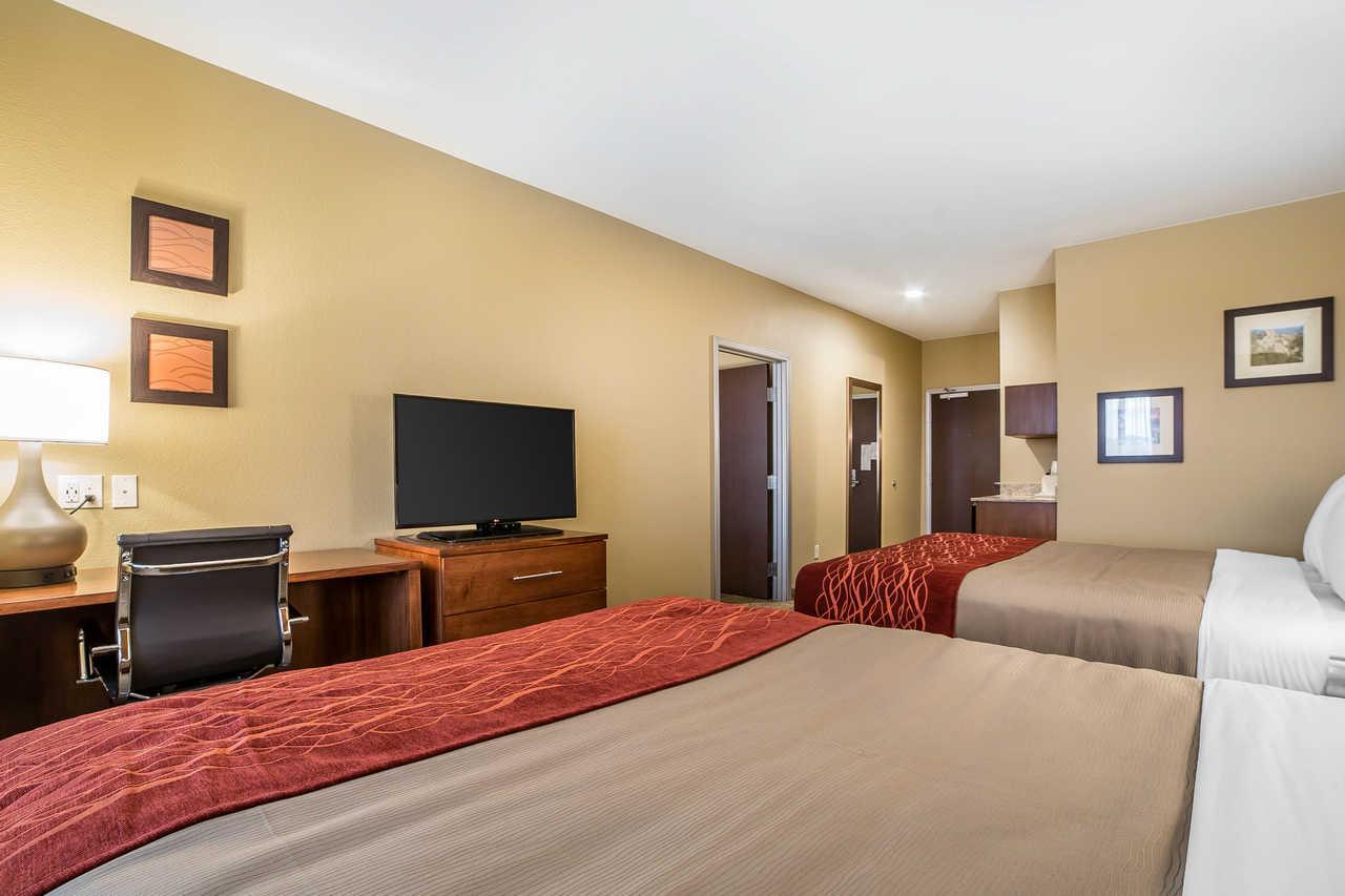 Comfort Inn & Suites Near Mt. Rushmore Hill City Exterior photo